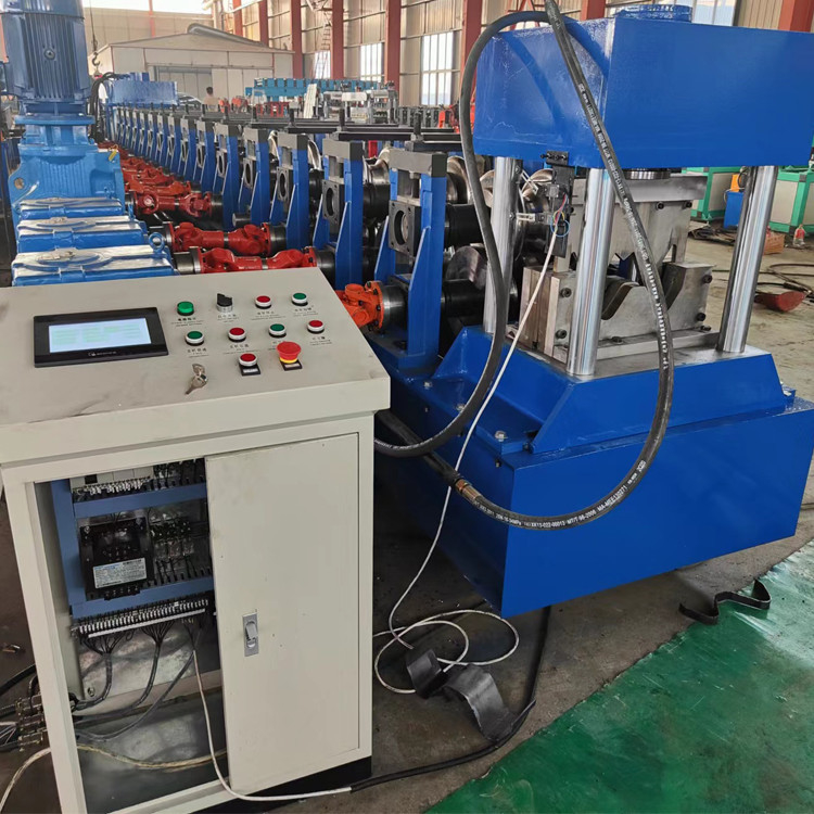 11kw 5.5kw জিআই হাইওয়ে গার্ডরিল রোল ফর্মিং মেশিন Cr12Mov কাটিং ব্লেড উপাদান