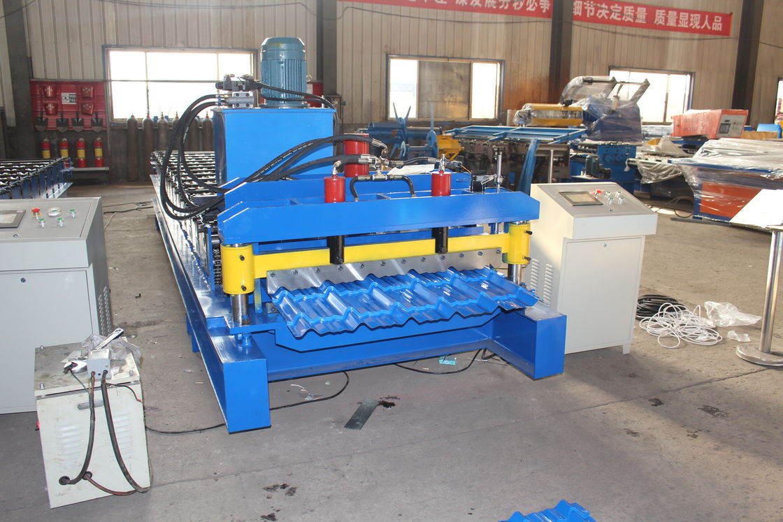 380v 50hz 2025 নতুন ডিজাইন কাস্টমাইজেশন গ্যালভ্যালুম ছাদ প্যানেল রোল ফর্মিং মেশিন পিএলসি
