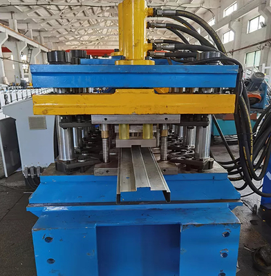 Plc 0.3mm স্টিল ডোর রোল ফর্মিং মেশিন পরিবর্তনশীল র্যাবেট প্রস্থ