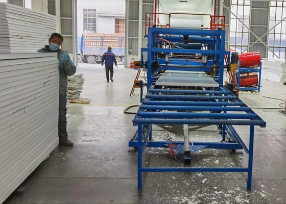 32kw প্রধান মোটর শক্তি ইপিএস স্যান্ডউইচ প্যানেল গঠন মেশিন 3-6m / মিনিট গতি